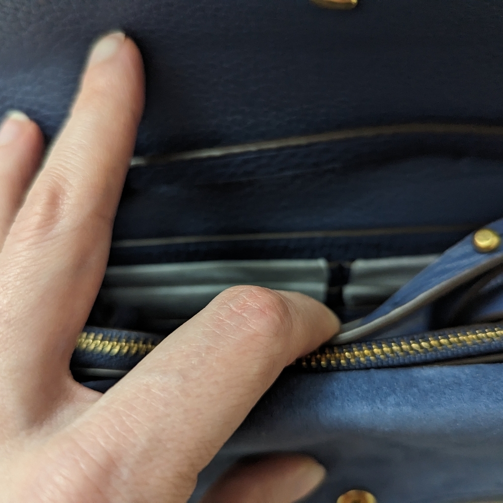 Tory Burch Miller Wallet Crossbody Bag - Picture 4 of 8